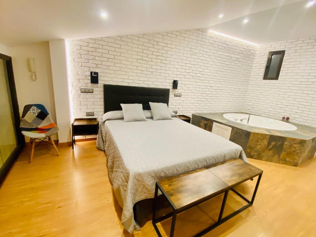 Suite Sorpresa Vut La Taberna Arenas de San Pedro Bagian luar foto